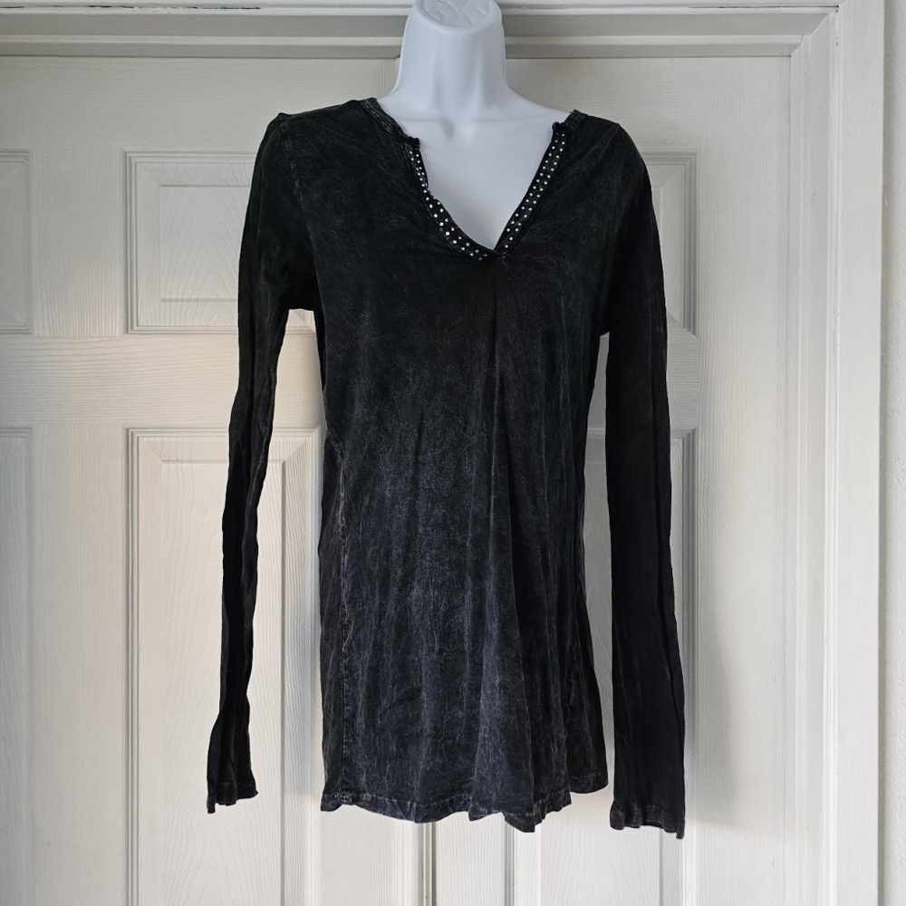 Y2K vintage grey black wash with gold angel wings long sleeveSize large - Picture 4 of 5